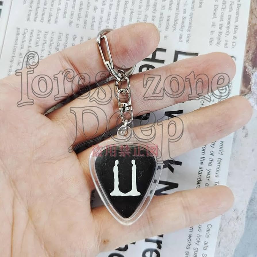 Amazon.co.jp: [ZWHALYG] gドラゴン グッズ ギターキーホルダー